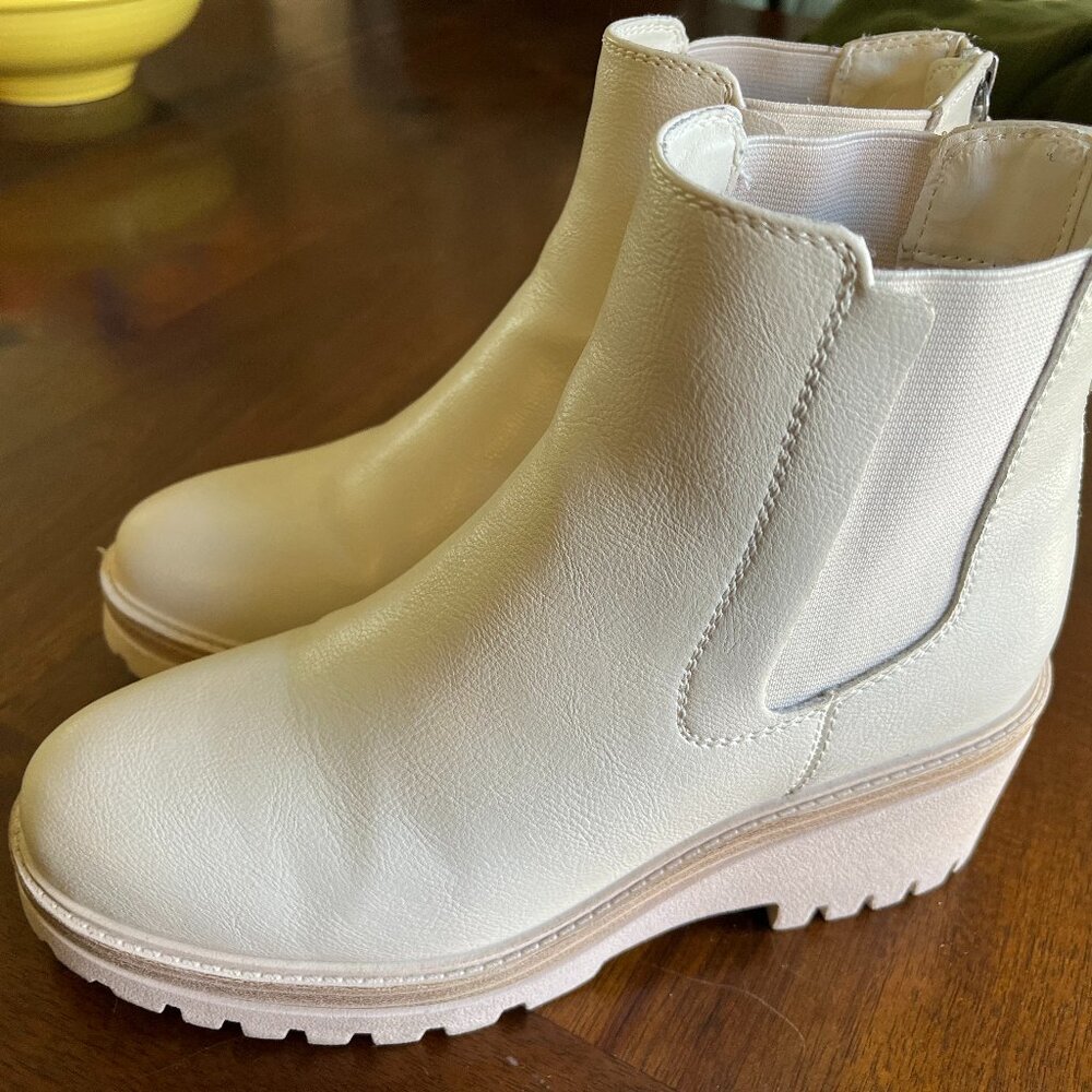 Ecru Mia Chelsea Boots